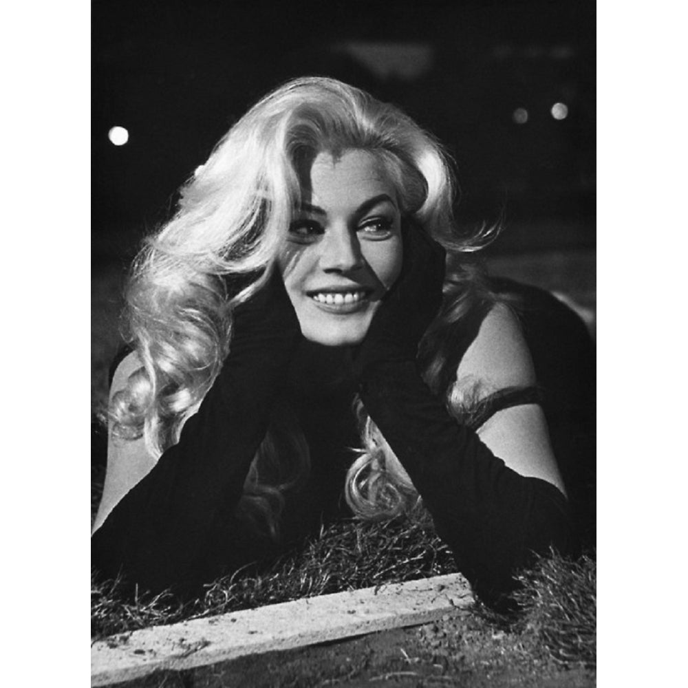 Anita Ekberg - Grass Photo Print (8 x 10) - Item DAP1364 Image 1