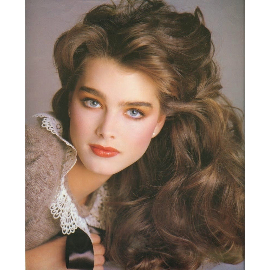 Brooke Shields - lace collar Photo Print (8 x 10) - Item DAP14130 Image 1