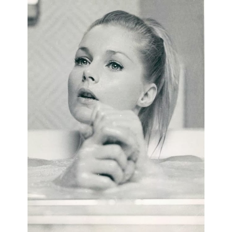 Carol Lynley - bathtub Photo Print (8 x 10) - Item DAP14291 Image 1