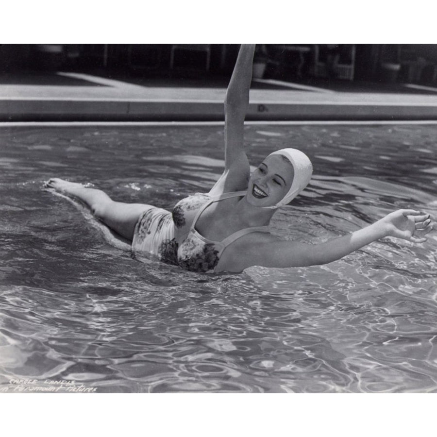 Carole Landis - swimming in pool Photo Print (8 x 10) - Item DAP14555 Image 1