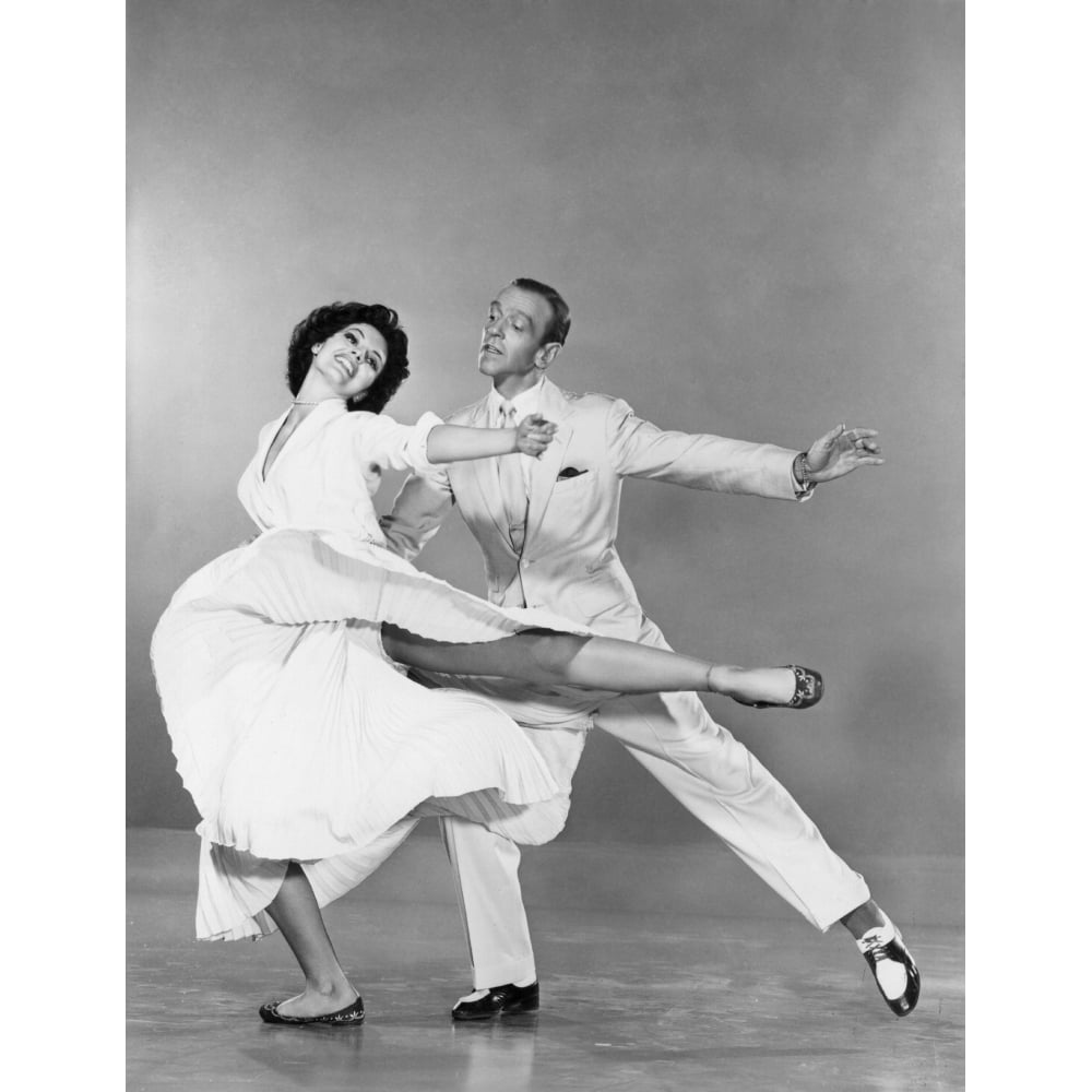 Cyd Charisse - twirling with Fred Astaire Photo Print (8 x 10) - Item  DAP15844 Image 1