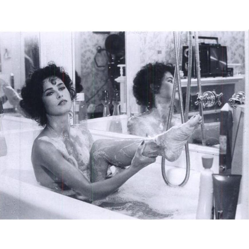 Dayle Haddon - Washing Leg in Bath Photo Print (10 x 8) - Item DAP16184 Image 1