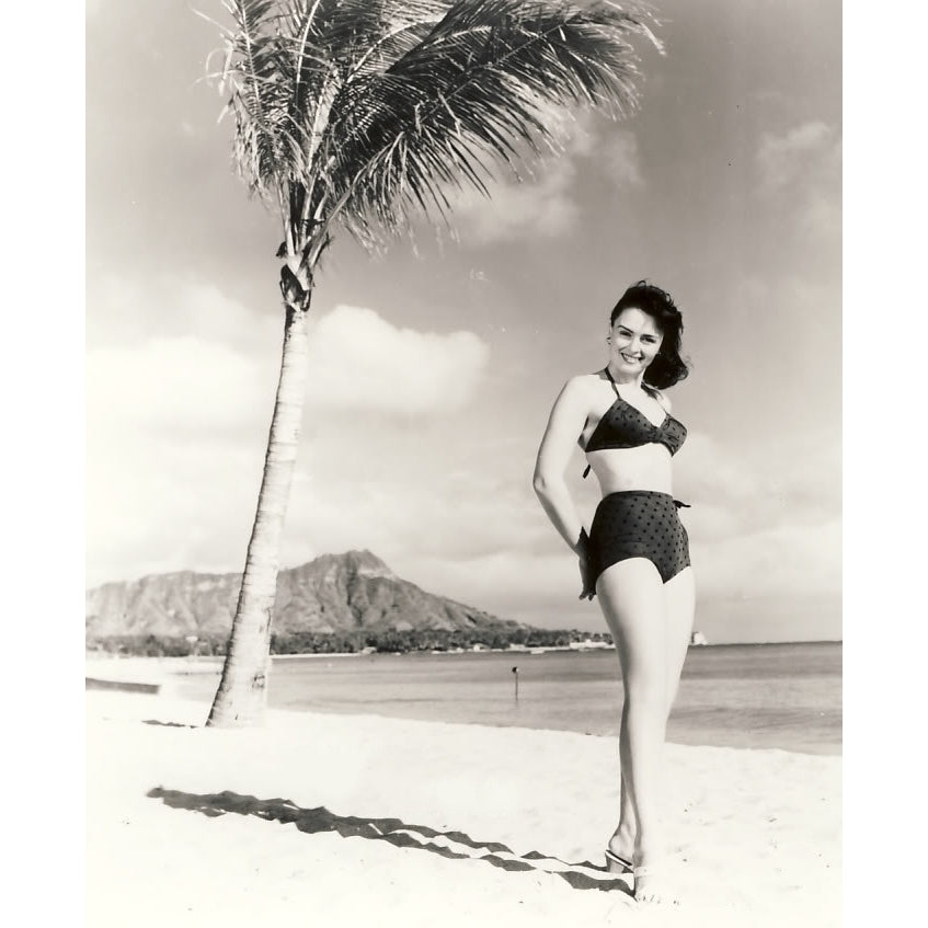 Donna Reed - Beach Scene Full Photo Print (8 x 10) - Item DAP17050 Image 1