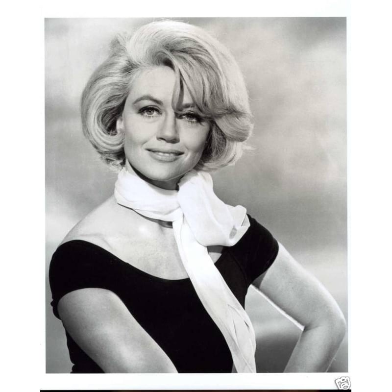 Dorothy Malone - Scarf Photo Print (8 x 10) - Item DAP17317 Image 1