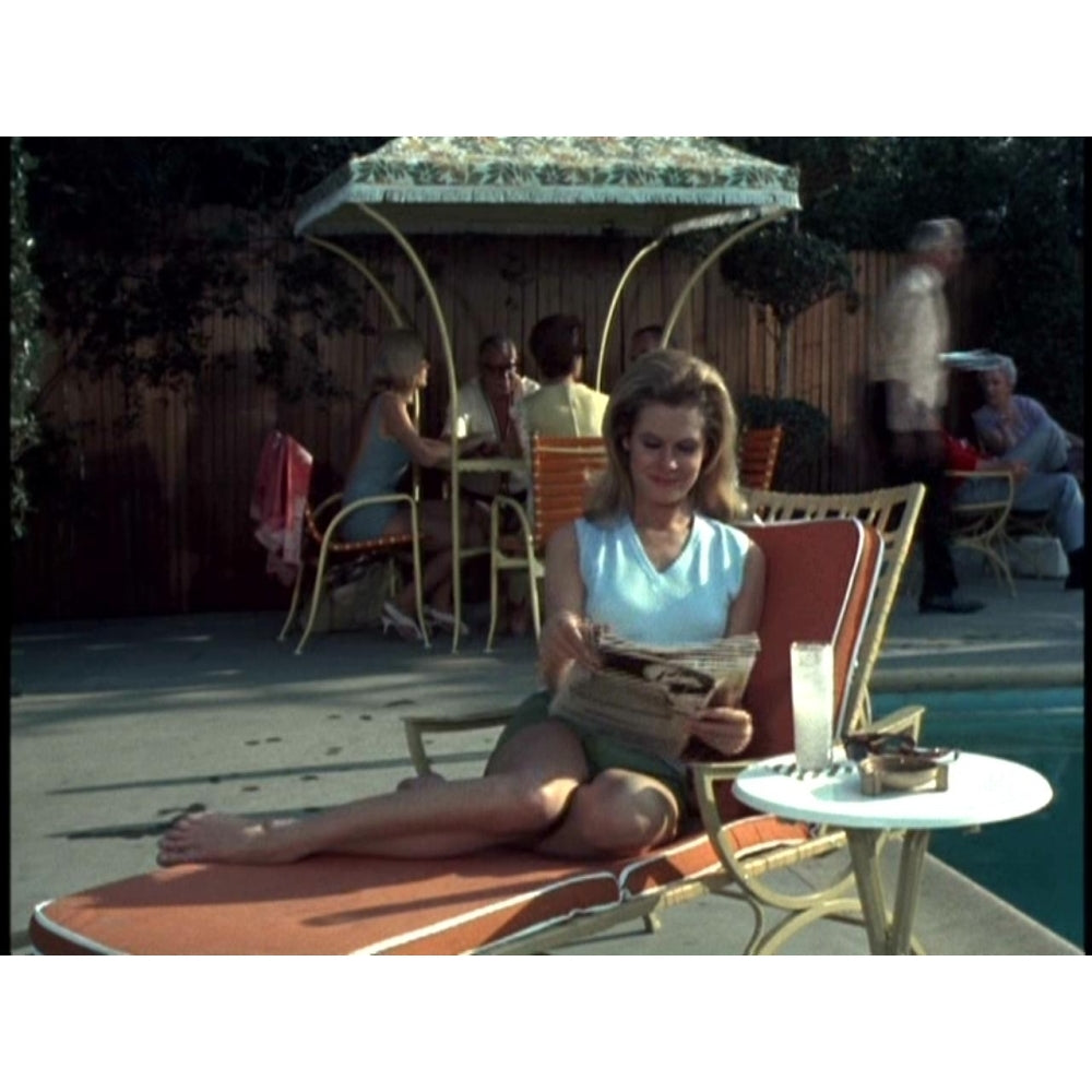 Elizabeth MOntgomery - Reading Poolside Photo Print (10 x 8) - Item DAP17670 Image 1