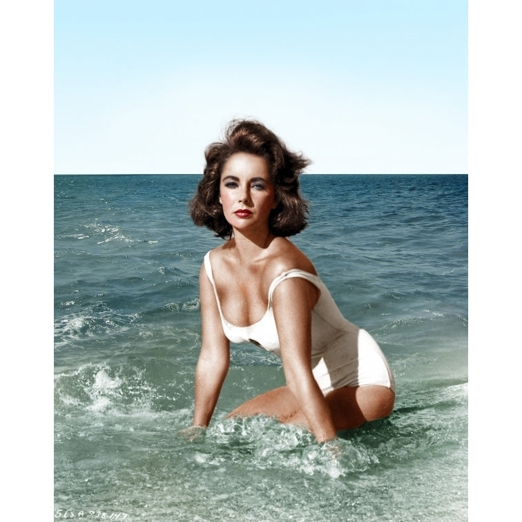 Elizabeth Taylor - In Ocean Photo Print (8 x 10) - Item DAP17688 Image 1