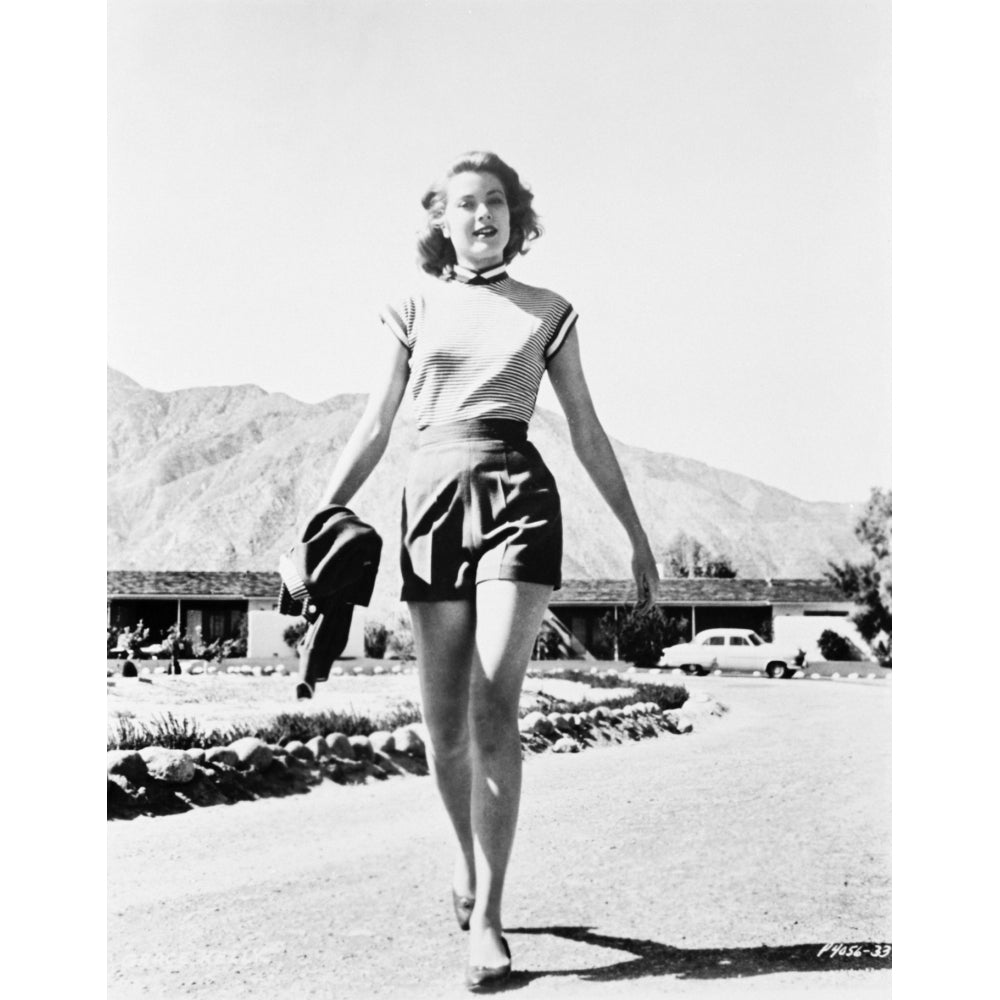 Grace Kelly - Wearing Shorts Photo Print (8 x 10) - Item DAP18269 Image 1