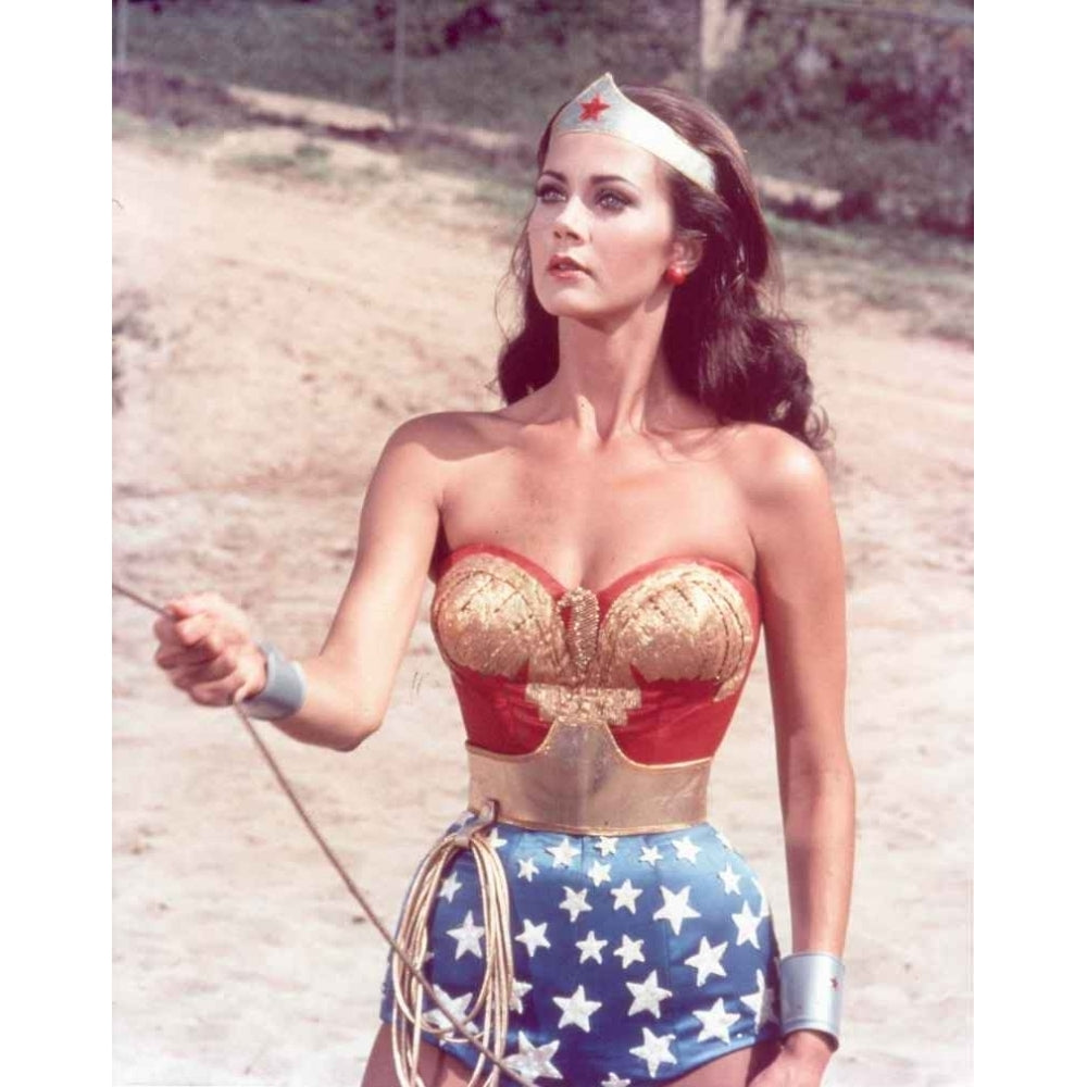 Lynda Carter - Wonder Woman Lasso Photo Print (8 x 10) - Item DAP18729 Image 1