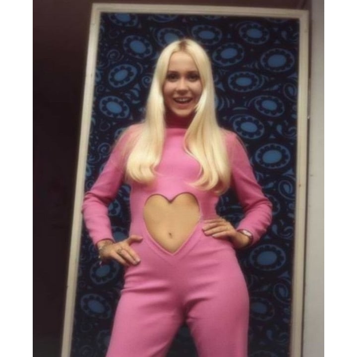 Agnetha Faltskog - Pink Heart Jumpsuit Photo Print (8 x 10) - Item DAP193 Image 1