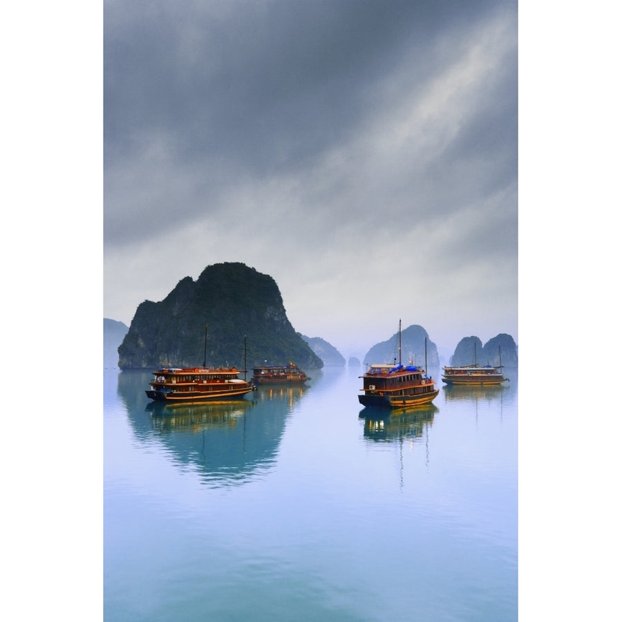 Halong Bay Vietnam Poster Print (8 x 10) Image 1