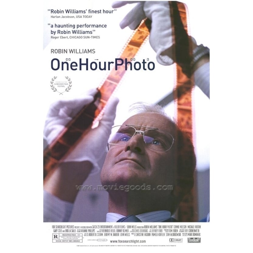 One Hour Photo Movie Poster Print (27 x 40) - Item MOVGH1663 Image 1