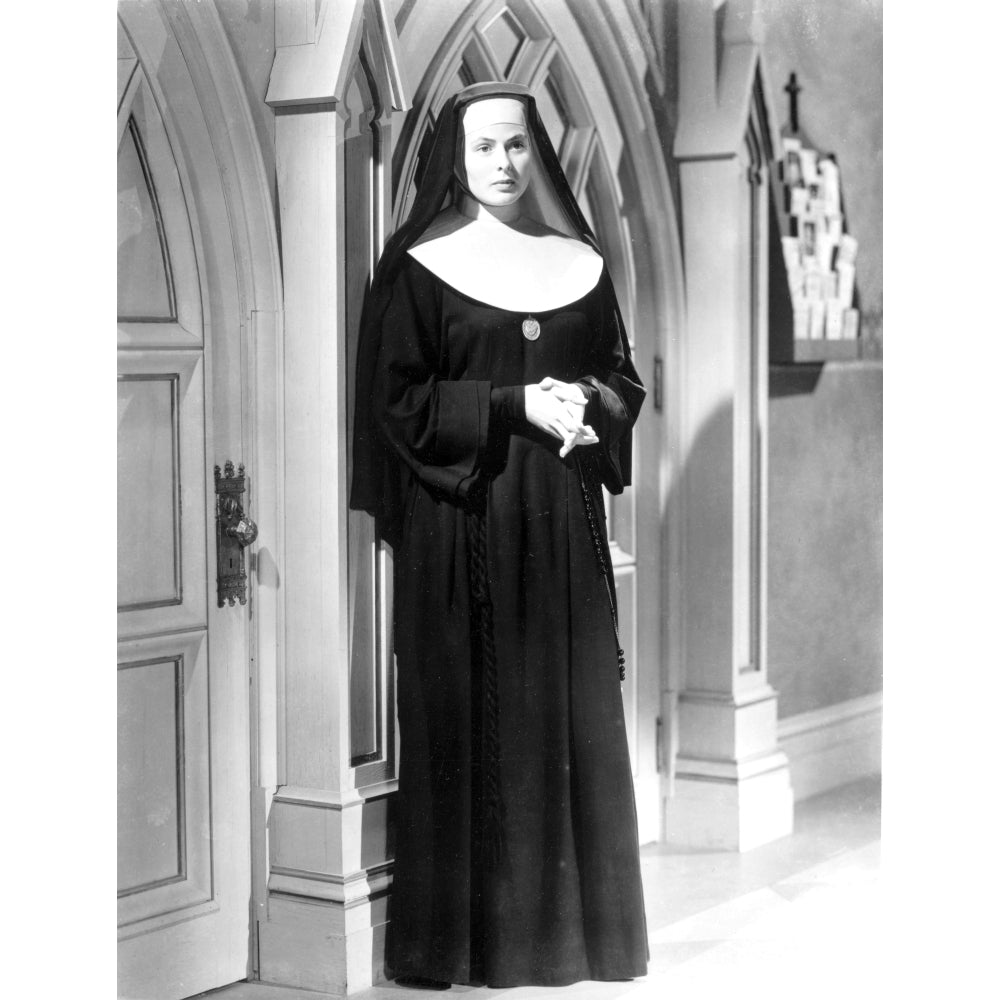 Ingrid Bergman wearing nun habit in The Bells of St Marys Photo Print Image 1