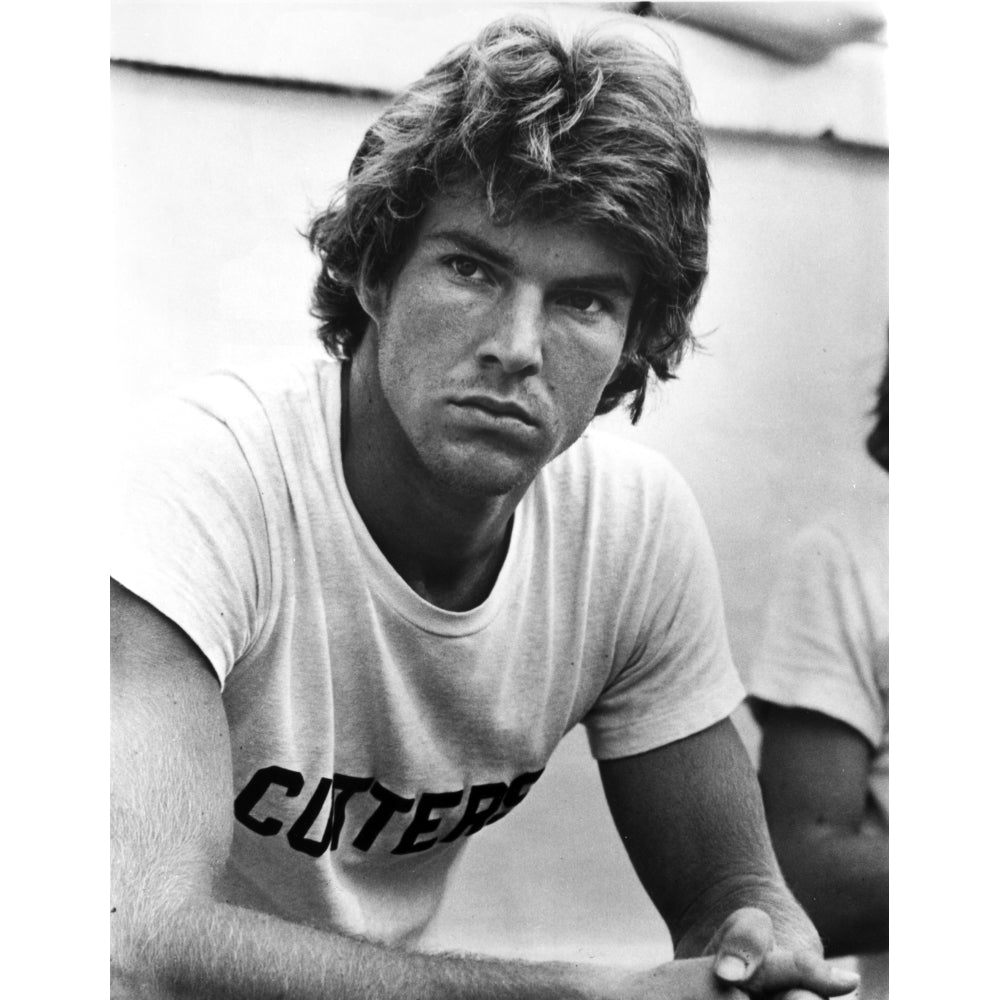 Dennis Quaid wearing a tee shirt Photo Print Image 1