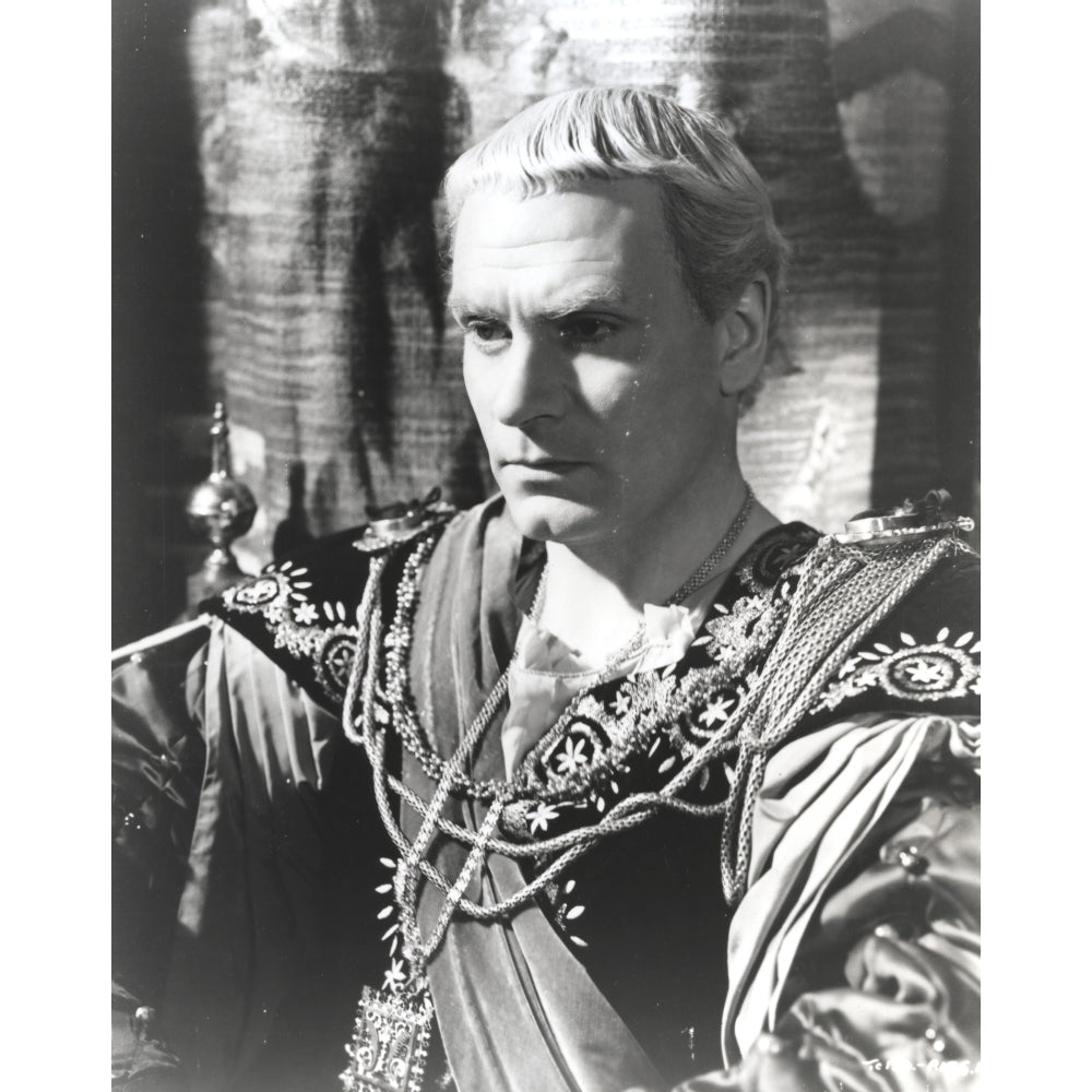 Laurence Olivier in Hamlet Photo Print Image 1