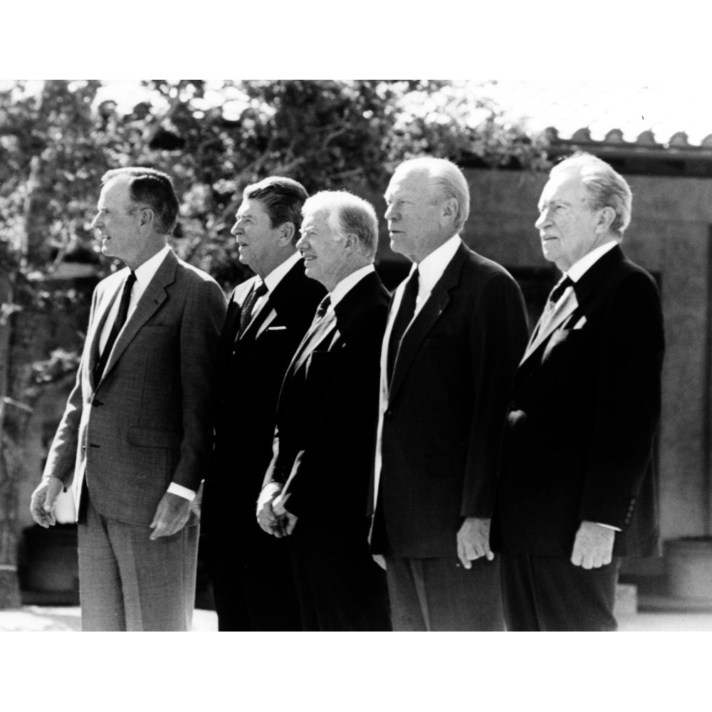 Candid of Richard Nixon with colleagues Photo Print Image 1