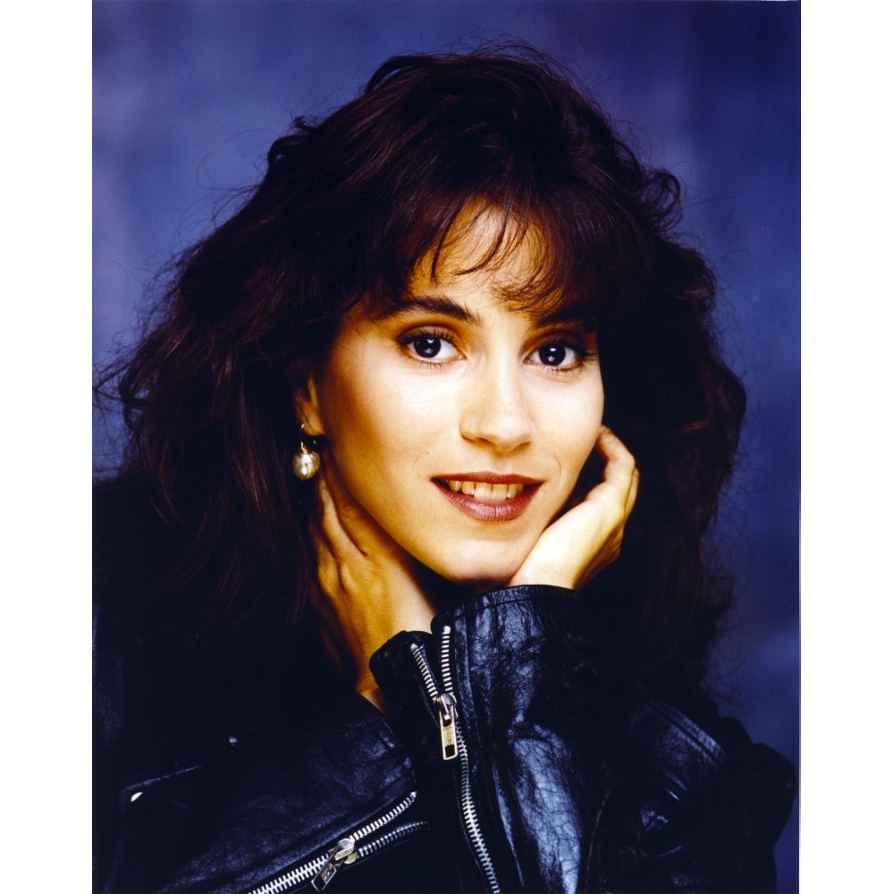 Jamie Gertz Leaning with a smiling Pose Photo Print Image 1