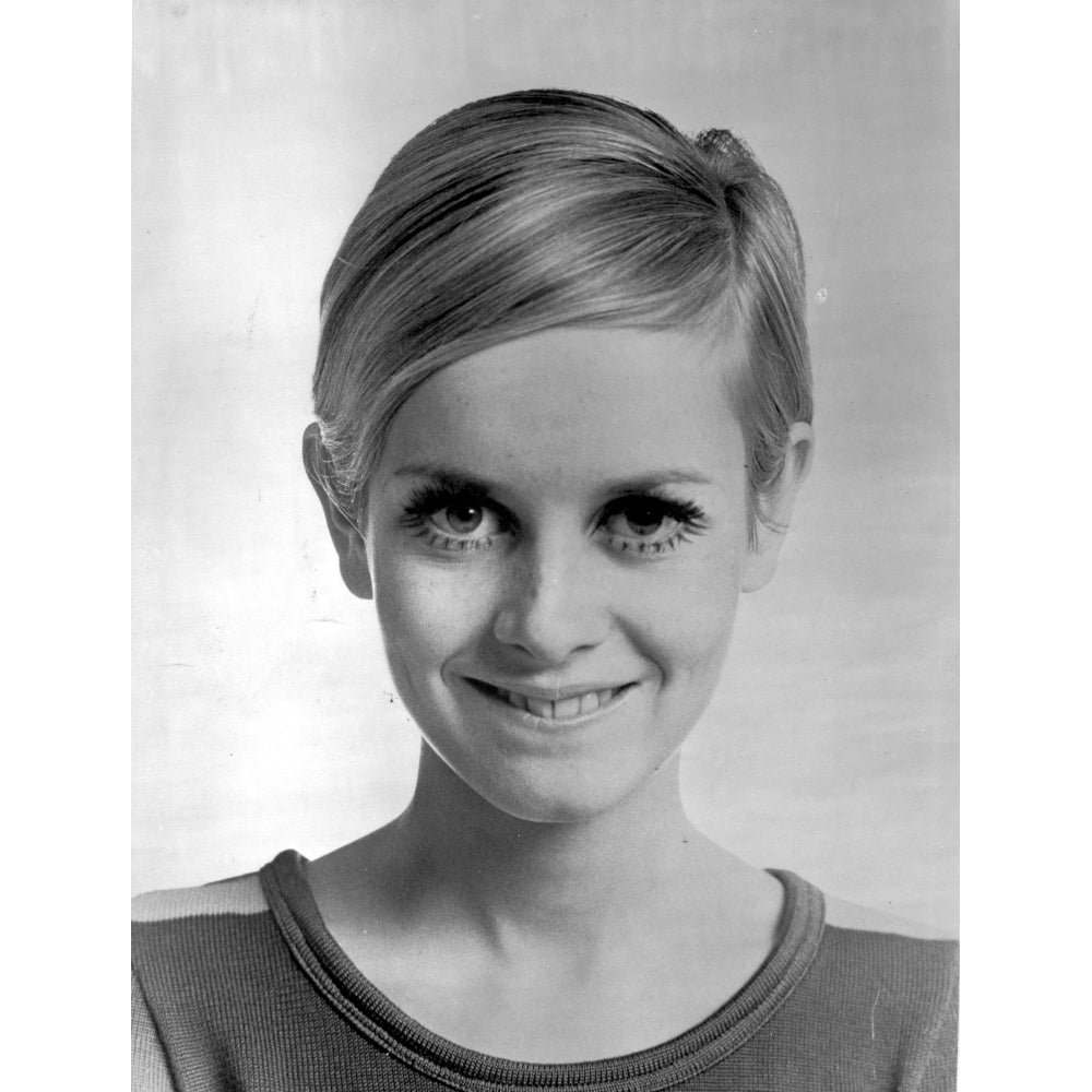 A portrait of Twiggy Photo Print Image 1