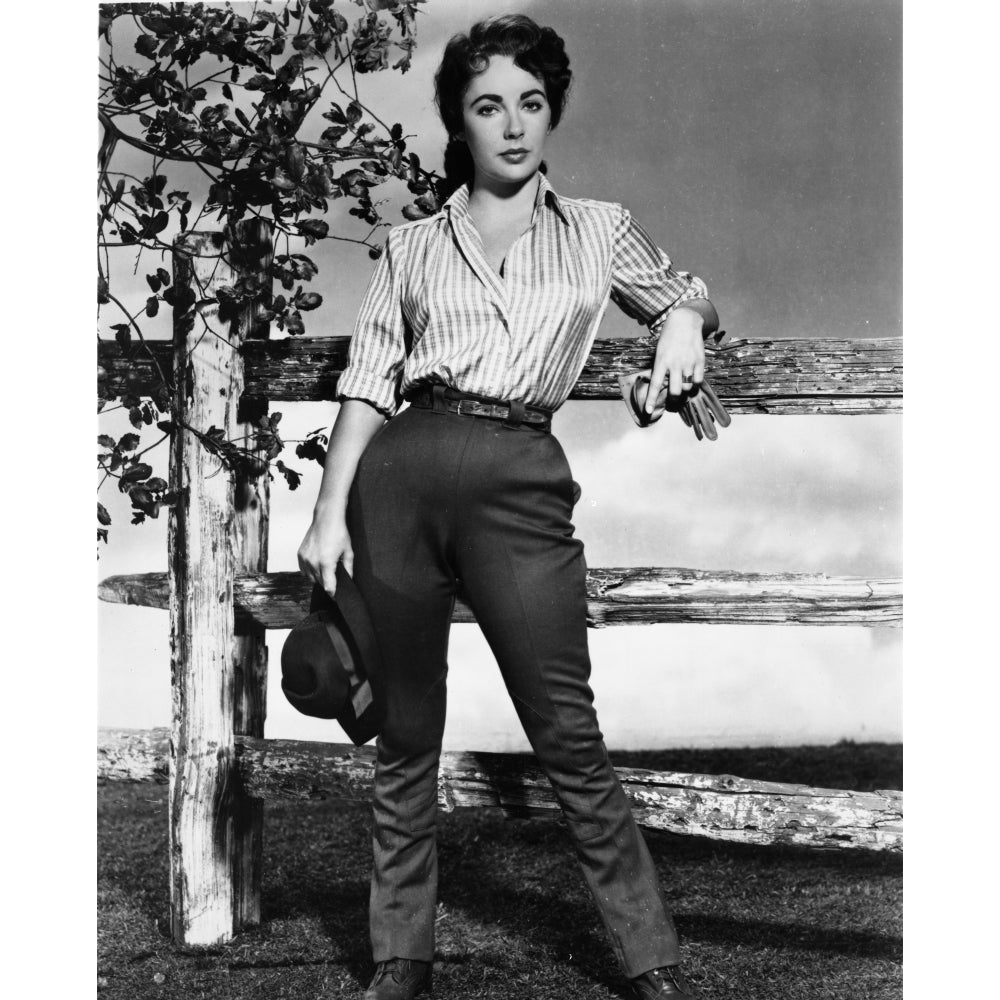 Elizabeth Taylor standing in Classic Photo Print Image 1