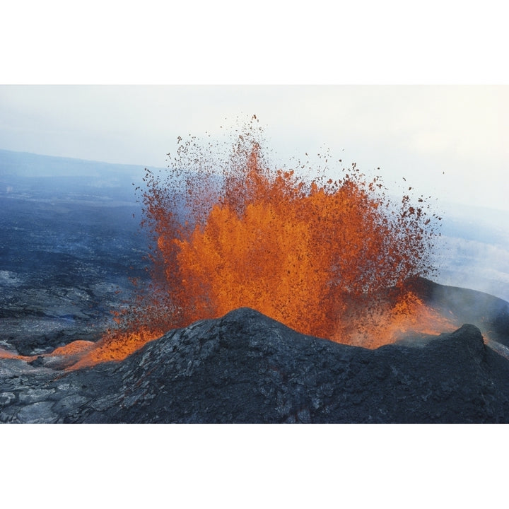 Hawaii Big Island Hawaii Volcanoes National Park Fountaining Lava Puu Oo Vent Crater A28D Poster Print Image 2