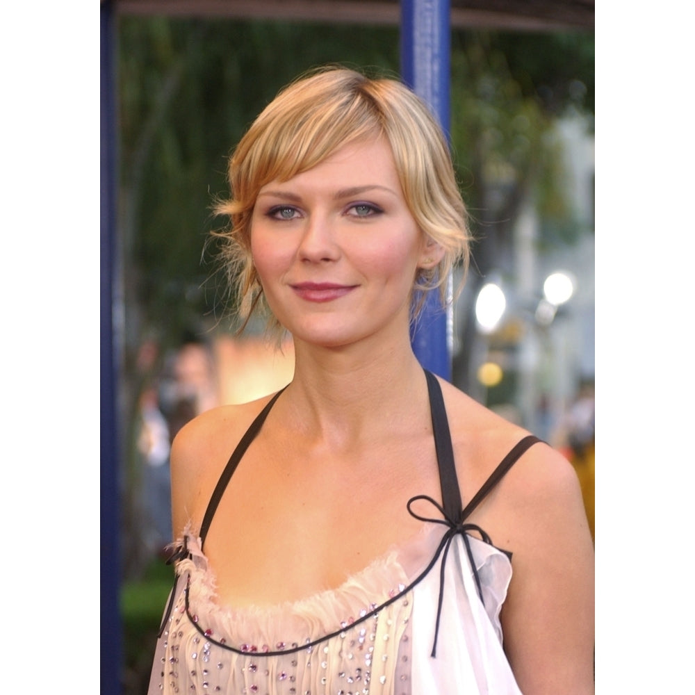 Kirsten Dunst At The Premiere Of Spider-Man 2 Photo Print Image 1