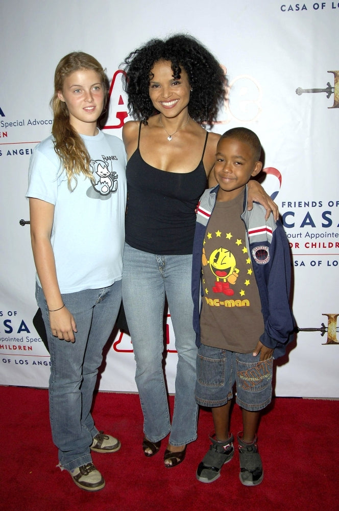 Victoria Rowell At Arrivals For Annie Opening Night Pantages Theatre Los Angeles Ca October 04 2005. Photo By Image 1