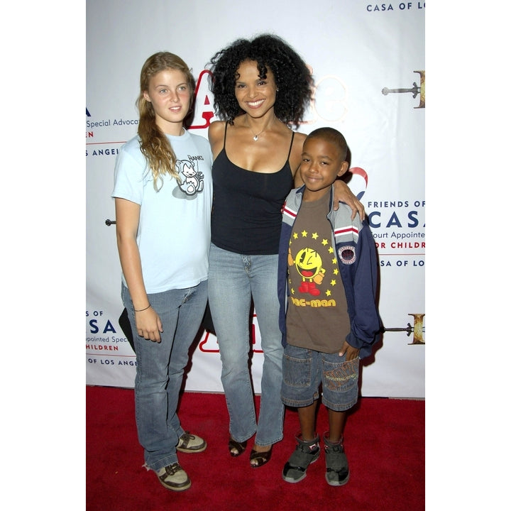 Victoria Rowell At Arrivals For Annie Opening Night Pantages Theatre Los Angeles Ca October 04 2005. Photo By Image 2