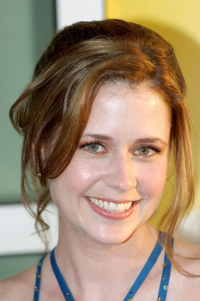 Jenna Fischer At Arrivals For The 40 Year-Old Virgin Premiere The Arclight Cinema Los Angeles Ca August 11 2005. Image 1