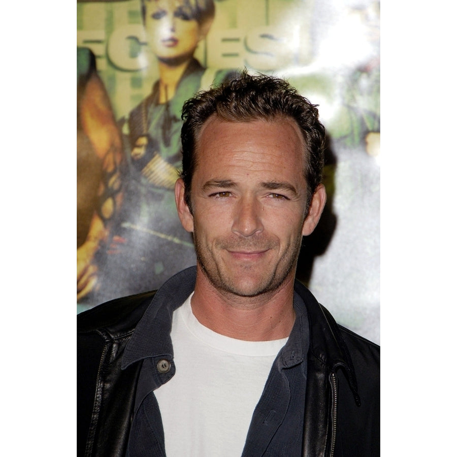 Luke Perry At Arrivals For Domino Premiere GraumanS Chinese Theatre York Ny October 11 2005. Photo By Michael Image 1