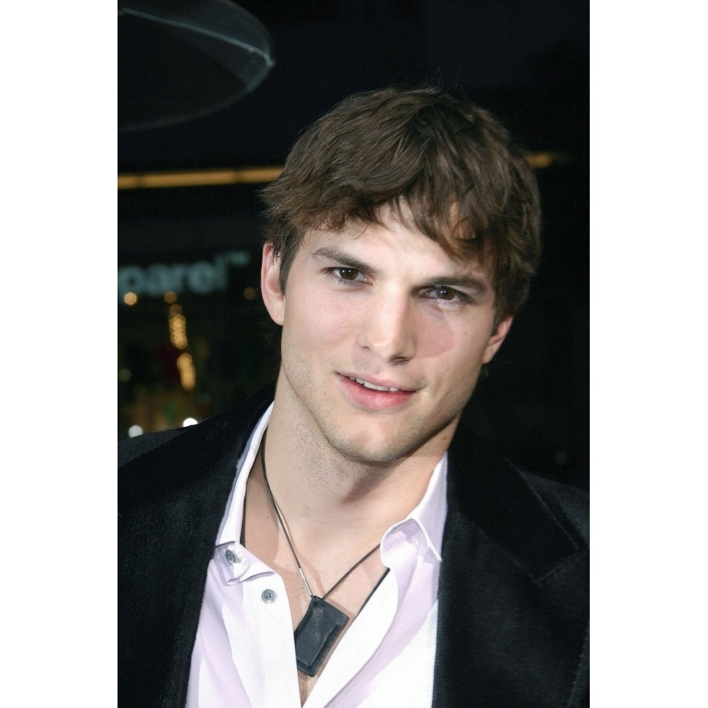 Ashton Kutcher At Arrivals For Guess Who Premiere GraumanS Chinese Theatre Los Angeles Ca Sunday March 13 2005. Image 2