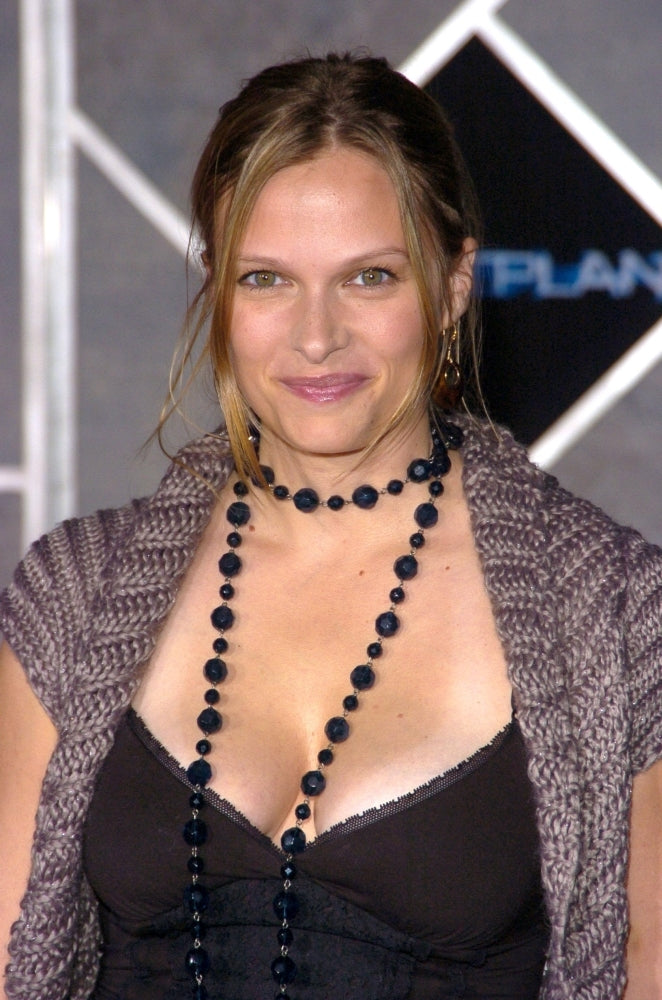 Vinessa Shaw At Arrivals For Flightplan Premiere El Capitan Theatre Los Angeles Ca Monday September 19 2005. Photo Image 1