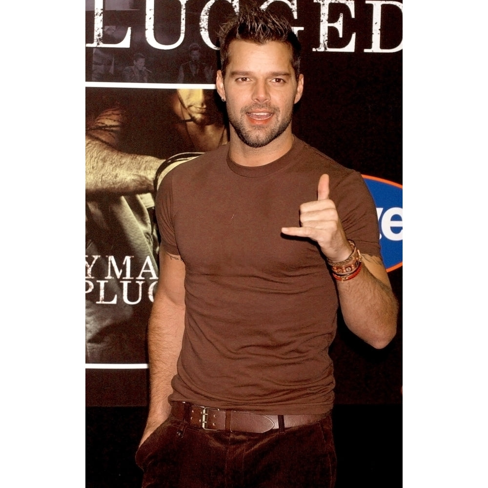 Ricky Martin At In-Store Appearance For Ricky Martin Mtv Unplugged Album Signing Fye Image 1