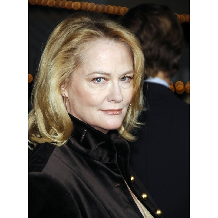 Cybill Shepherd At Arrivals For Premiere Of The Heartbreak Kid MannS Village Theatre Los Angeles Ca September 27 Image 2