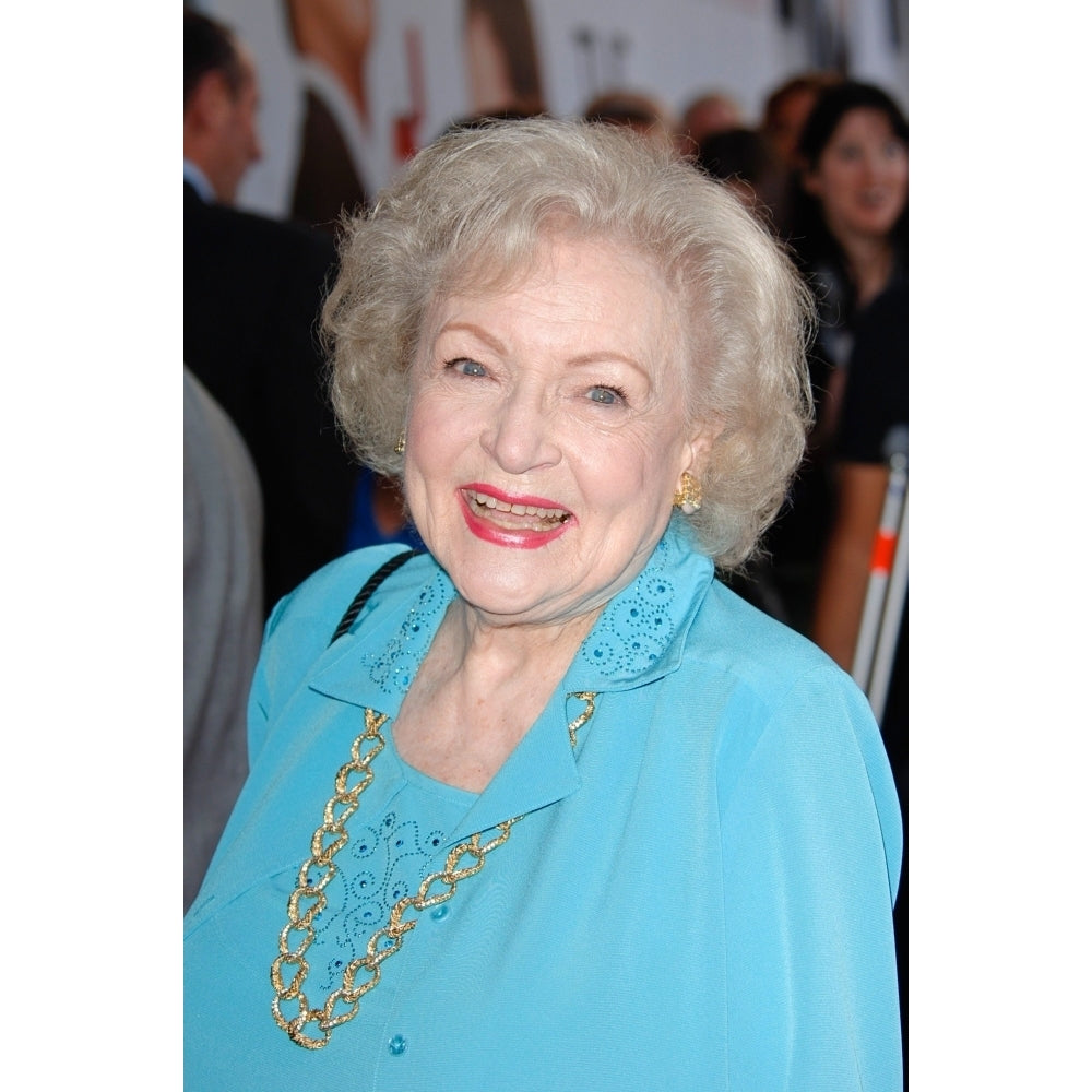 Betty White At Arrivals For The Proposal Premiere El Capitan Theatre Los Angeles Ca June 1 2009. Photo By Roth Image 2