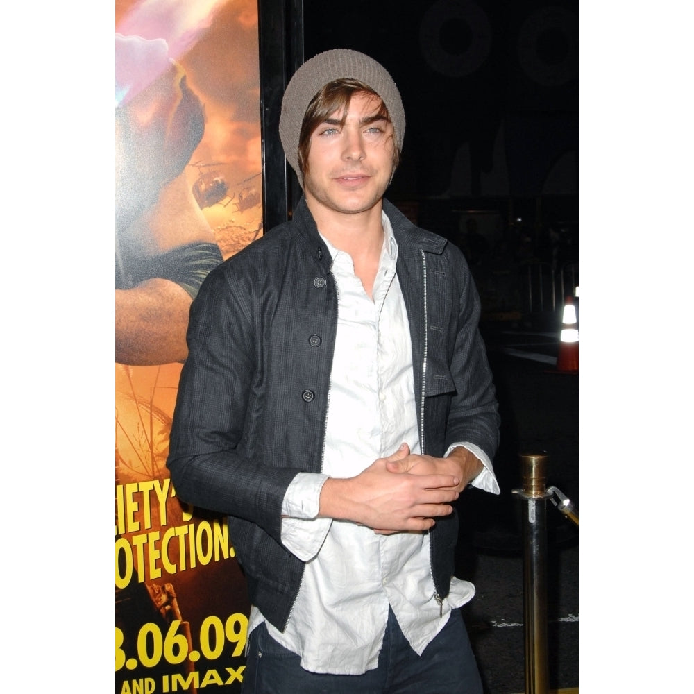 Zac Efron At Arrivals For Premiere Of Watchmen GraumanS Chinese Theatre Los Angeles Ca March 02 2009. Photo By Dee Image 1