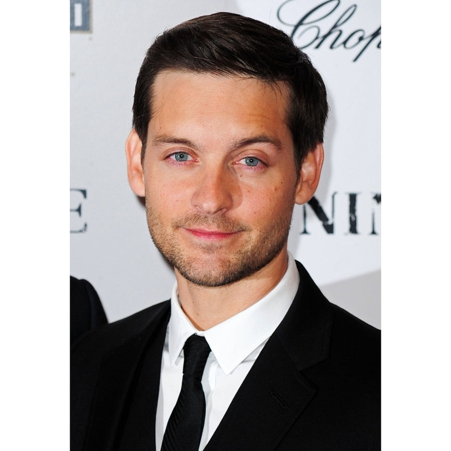 Tobey Maguire At Arrivals For York Premiere Of Nine Photo Print Image 1