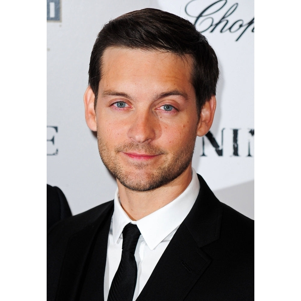 Tobey Maguire At Arrivals For York Premiere Of Nine Photo Print Image 2