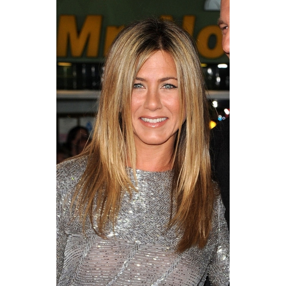 Jennifer Aniston At Arrivals For Love Happens Premiere Westwood Village Theaters Los Angeles Ca September 15 2009. Image 1