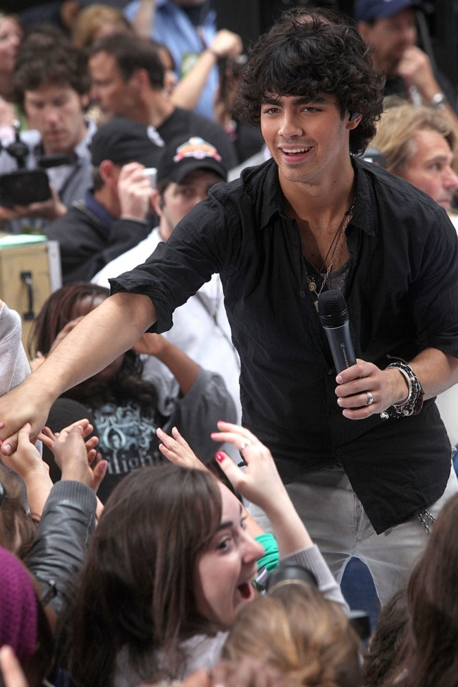 Joe Jonas At Talk Show Appearance For Nbc Today Show Concert With The Jonas Brothers Rockefeller Plaza York Ny Image 1