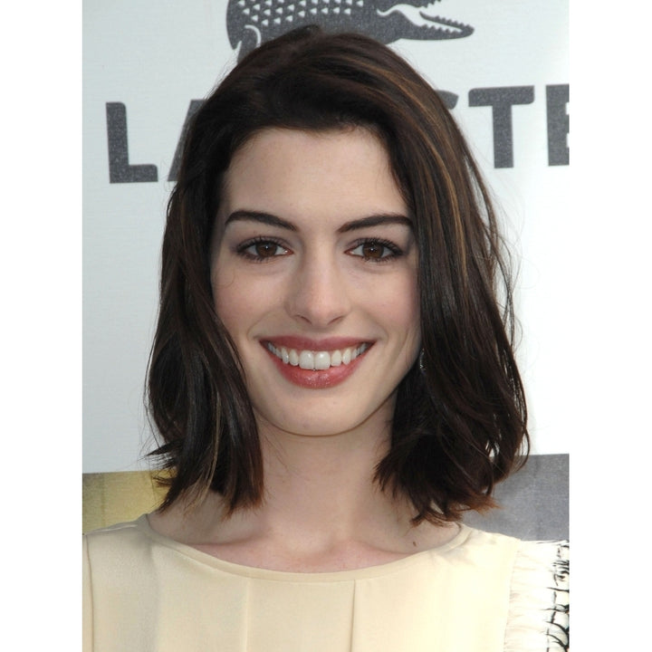 Anne Hathaway At Arrivals For Film IndependentS 2009 Spirit Awards On The Beach Santa Monica Ca 2212009. Photo By Image 1