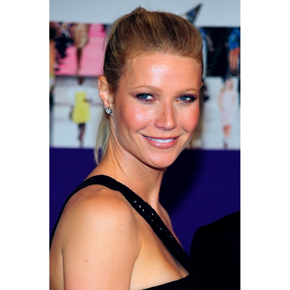 Gwyneth Paltrow In Attendance For The 2010 Council Of Fashion Designers Of America Cfda Awards Photo Print Image 1