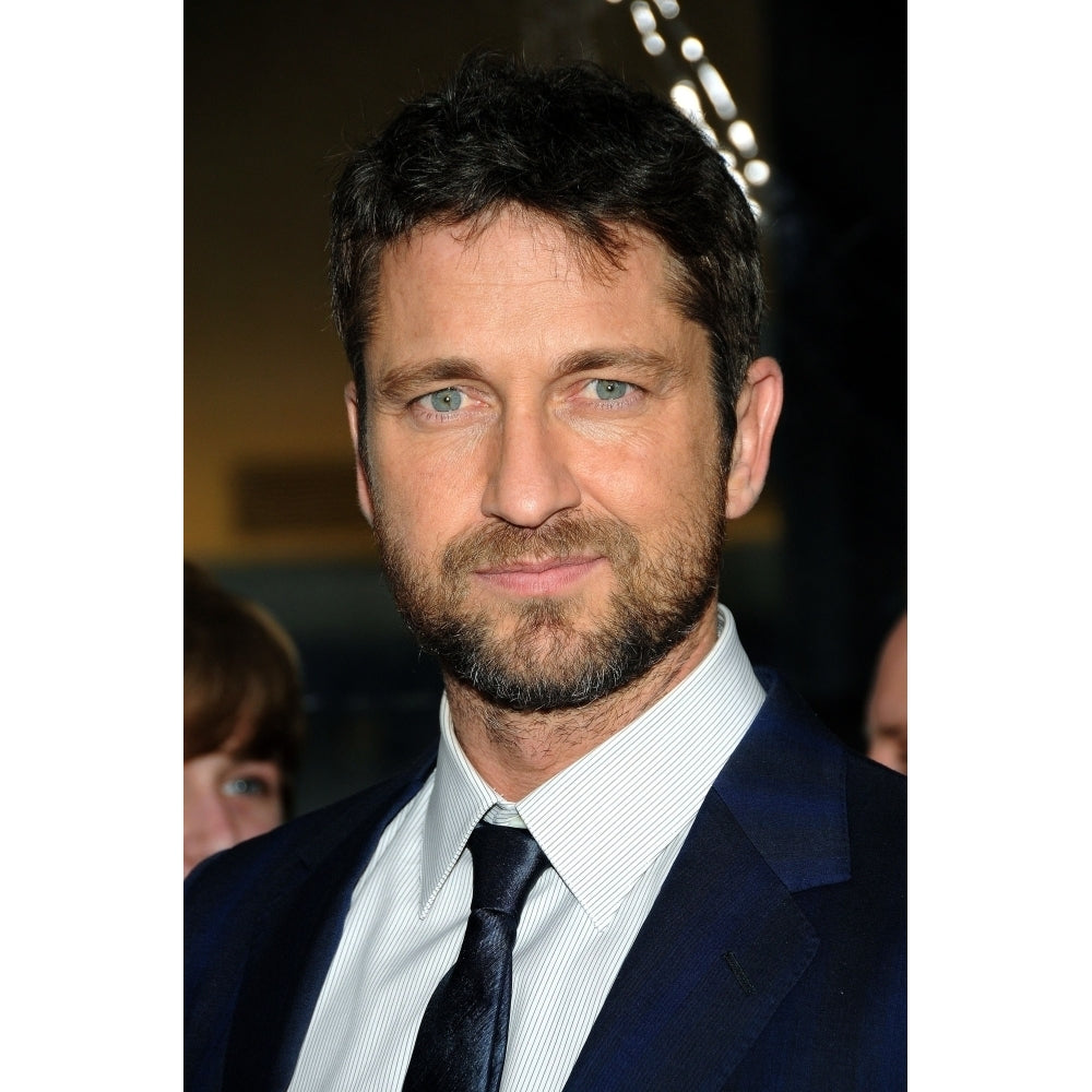 Gerard Butler At Arrivals For The Bounty Hunter Premiere Photo Print Image 1