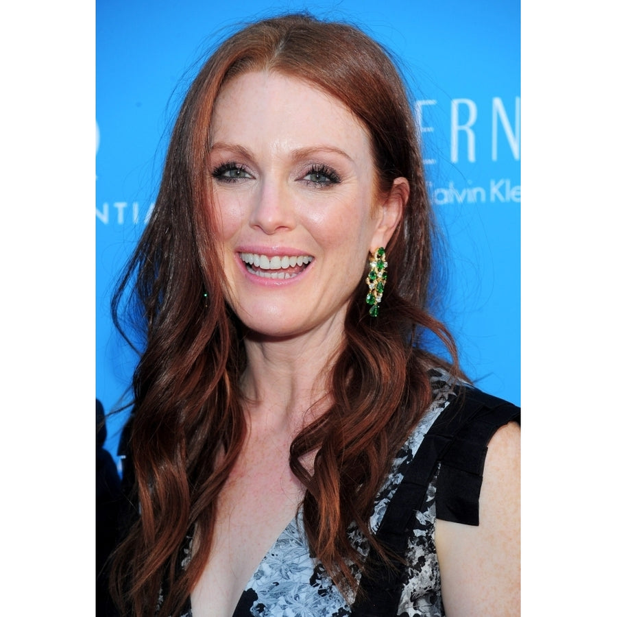 Julianne Moore At Arrivals For The Kids Are All Right Premiere Photo Print Image 1