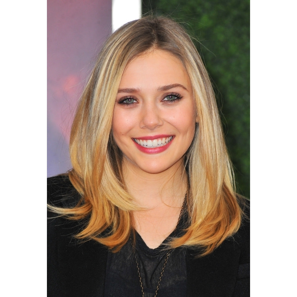 Elizabeth Olsen At Arrivals For War Horse Premiere Photo Print Image 2