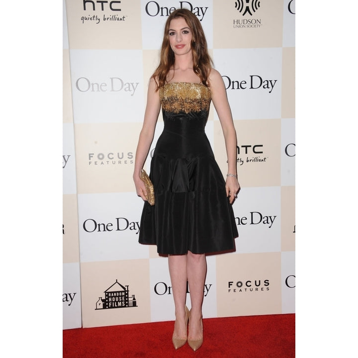 Anne Hathaway At Arrivals For One Day Premiere Amc Loews Lincoln Square Theater York Ny August 8 2011. Photo By Image 2