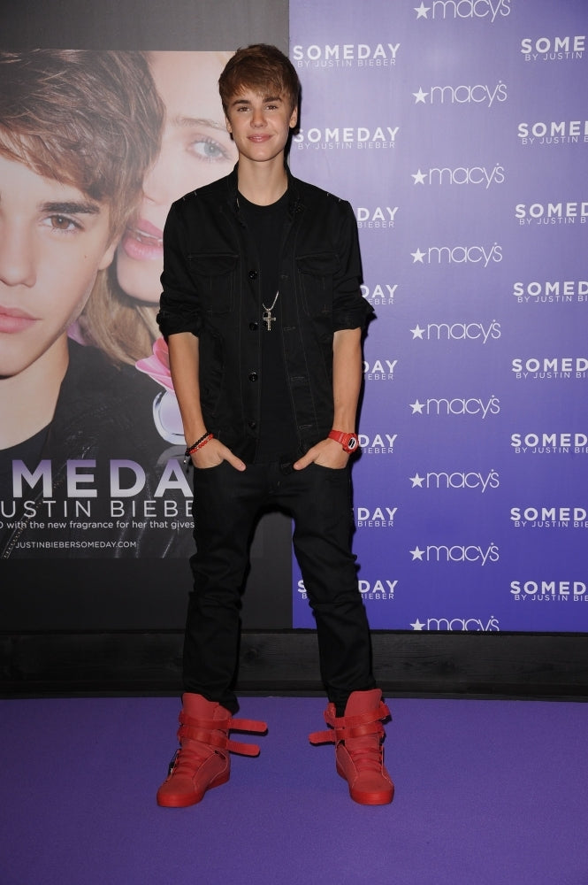 Justin Bieber At In-Store Appearance For Justin Bieber Someday Fragrance Launch MacyS Herald Square Department Store Image 1