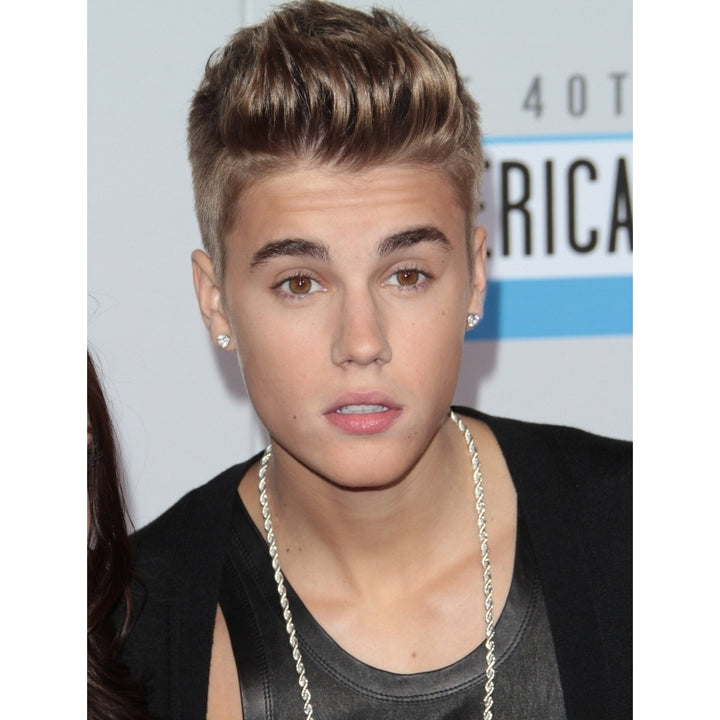 Justin Bieber At Arrivals For The 40Th Anniversary American Music Awards - Arrivals Photo Print Image 1