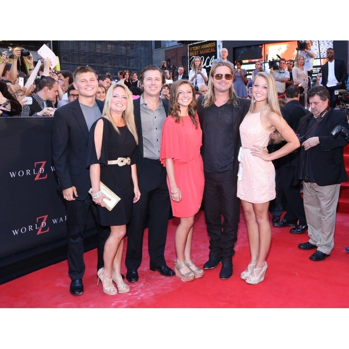 Landon Pitt Lisa Pitt Doug Pitt Reagan Pitt Brad Pitt Sydney Pitt At Arrivals For World War Z Premiere Duffy Image 1