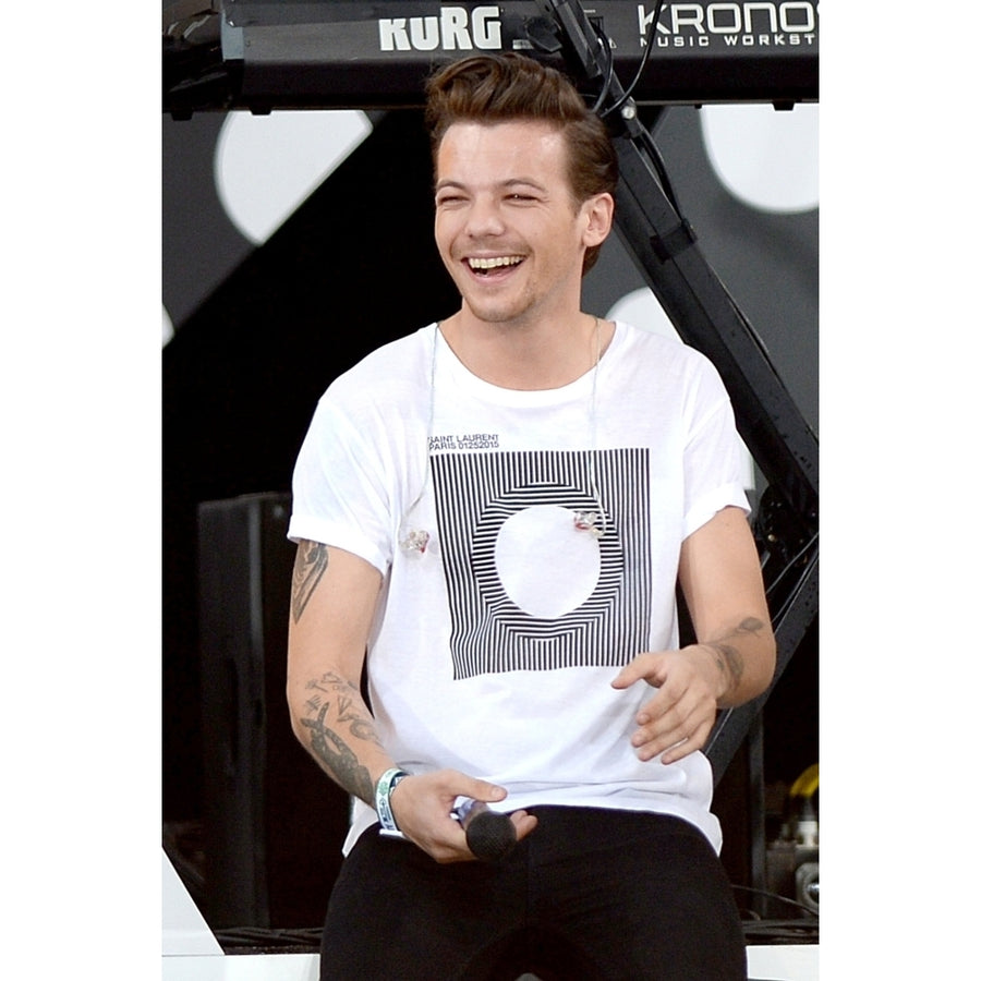 Louis Tomlinson One Direction On Stage For AbcS Good Morning America Fun In Image 1