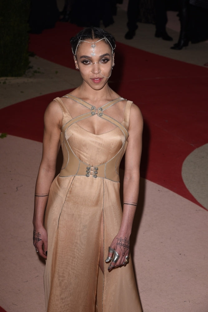 Arrivals Manus X Machina Fashion In An Age Technology Opening Night Costume Institute Annual Gala Part 2 Image 1