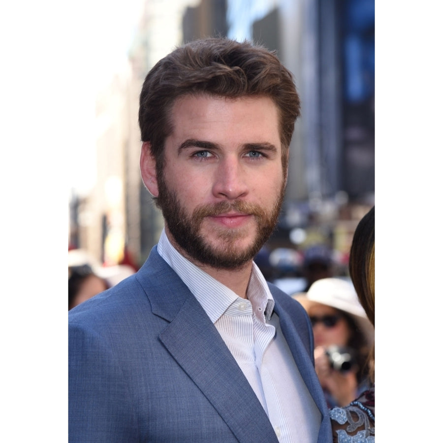 Liam Hemsworth A Public Appearance For Independence Day: Resurgence Cast Rings Nasdaq Stock Market Opening Bell Image 1